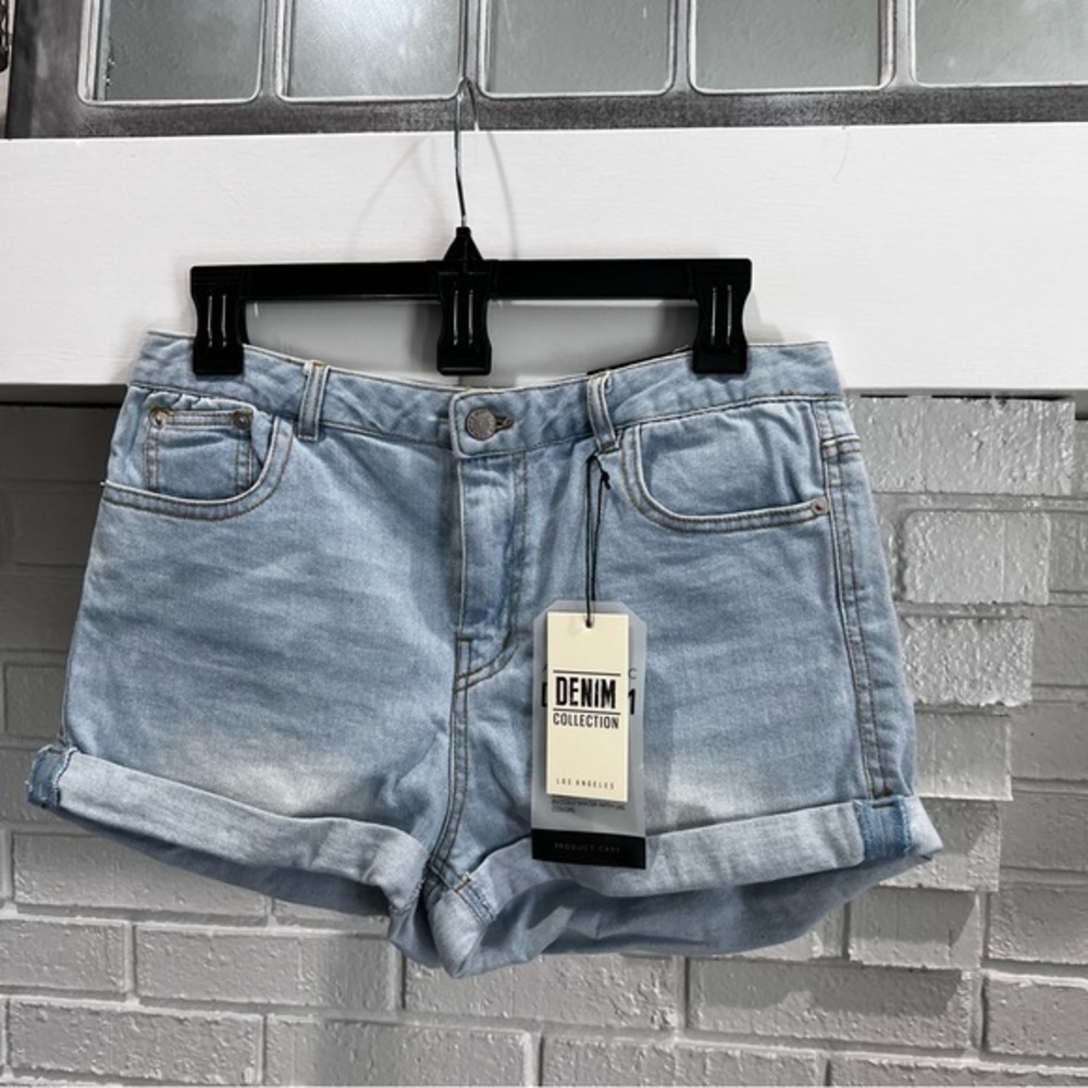 Love Tree Premium Stretch Denim NWT Junior Large Distressed Jean Shorts